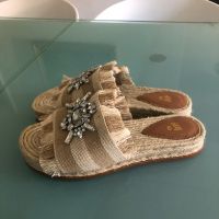 H&M Pantoletten Schuhe beige Strass Gr. 40 Neu München - Schwabing-West Vorschau