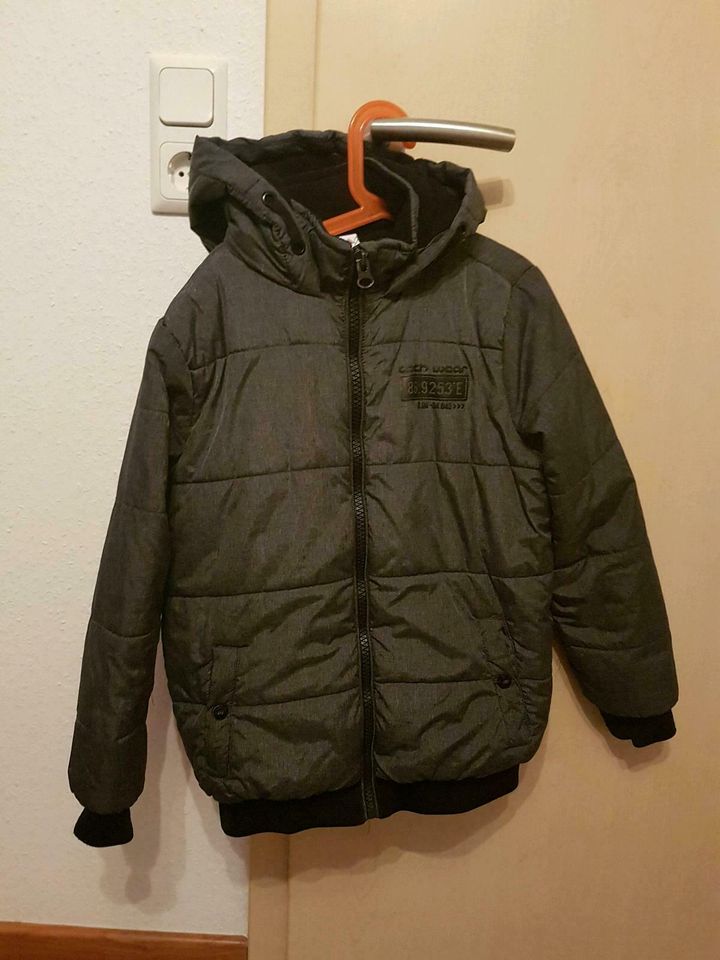 neuwertige Winterjacke Yigga Gr. 152 in Klipphausen