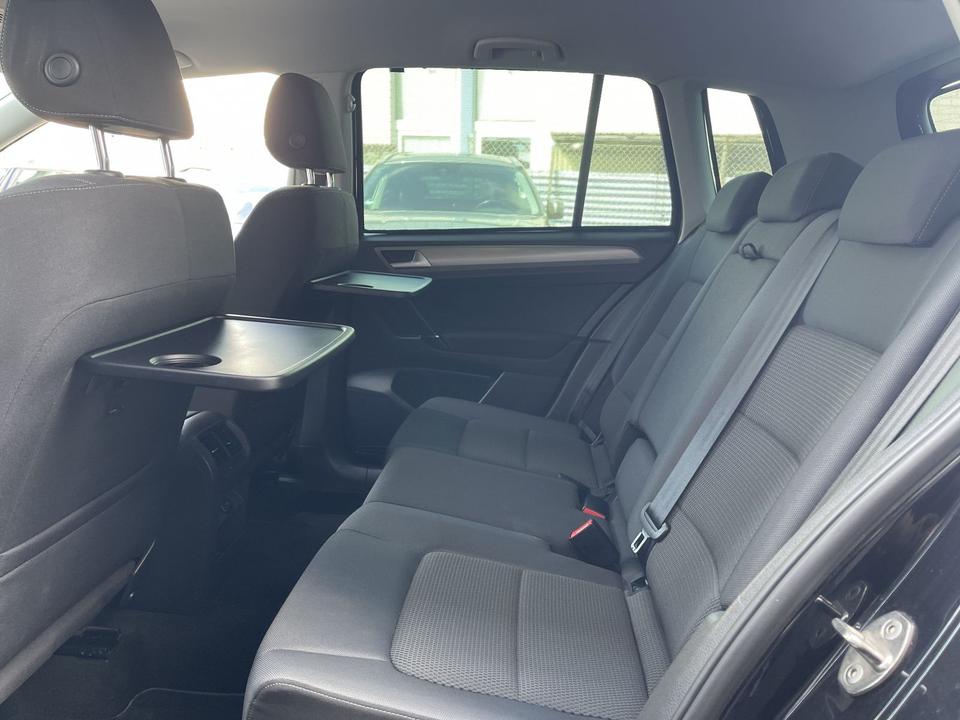Volkswagen Golf Sportsvan 1.6 TDI Comfortline AHK Navi PDC in Garbsen