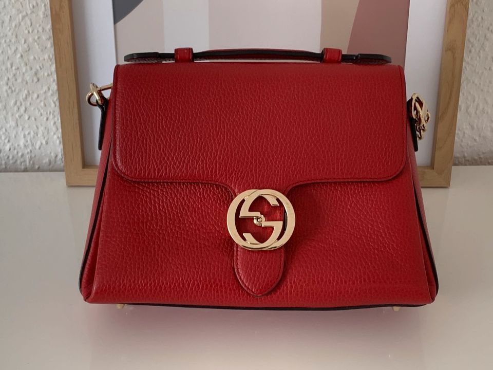 Gucci Interlocking Schultertache Handtasche Rot Leder in Berlin