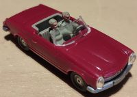 142 Wiking - Mercedes Benz 230 SL Cabrio (14b) mit Figuren Niedersachsen - Hambergen Vorschau