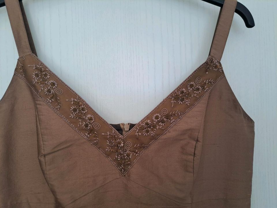 Kleid gold S'Oliver Hochzeit chic Gr. 38 in Freiburg im Breisgau