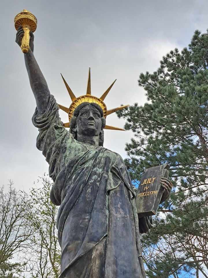 Bronze Freiheitsstatue ca. 470cm Höhe in Düsseldorf