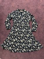Sehr schönes geblümtes Kleid von Cremie in 122 Berlin - Zehlendorf Vorschau
