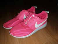 Nike Schuhe pink 38,5 neu Brandenburg - Steinhöfel Vorschau