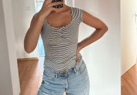 Hollister Damen Kurzarm T- Shirt Ripped Cropped Gr. 36 Gr. S Frankfurt am Main - Nordend Vorschau