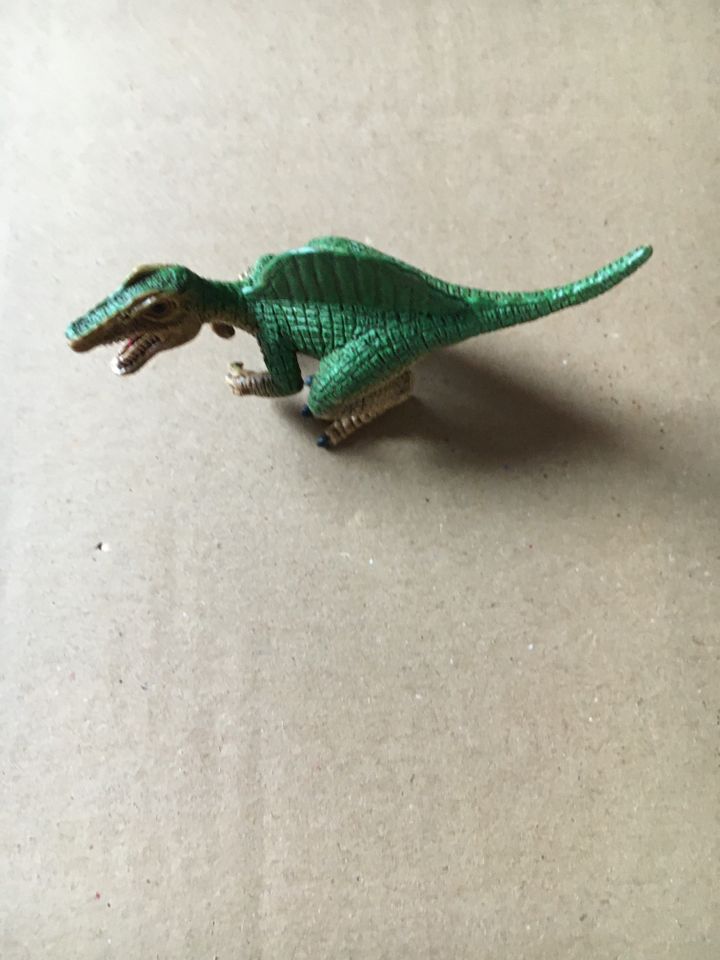 Schleich Spielzeugfigur Tierfigur Dinosaurier Spinosaurus Grün in Frankfurt am Main