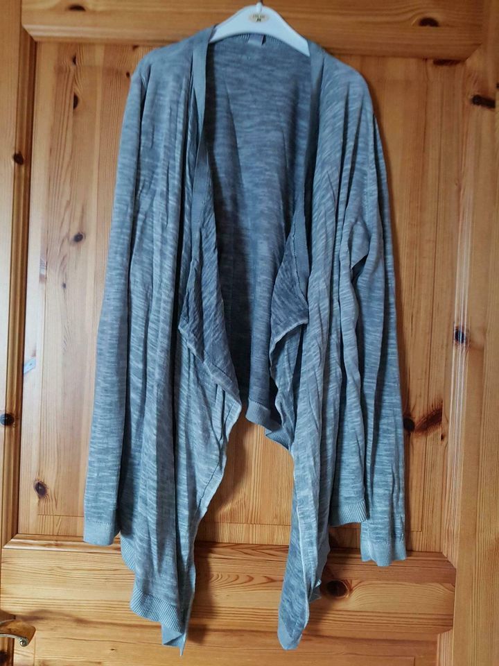 S.oliver Cardigan Jacke S Weste Strickjacke NEU in Bad Orb