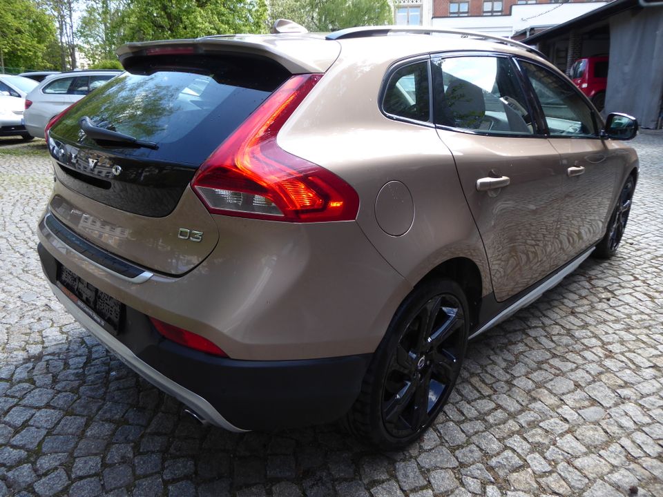 Volvo Cross Country,Navi,Xenon,19 Zoll,scheckheftgepflegt in Chemnitz