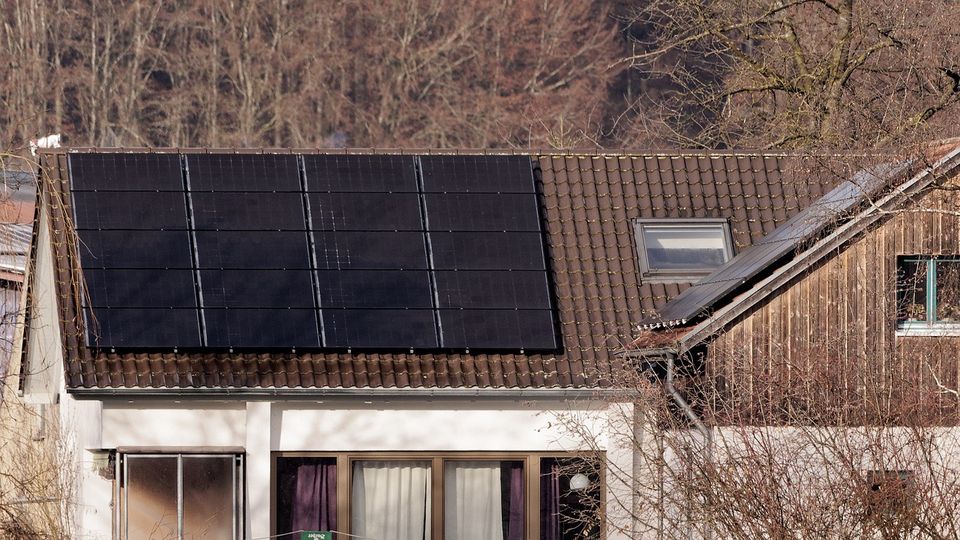 Solaranlage Photovoltaikanlage Komplettpaket Stromspeicher in Wiesbaden