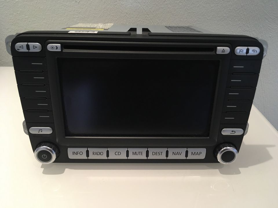 VW Navi Autoradio Blaupunkt 1K0035198C Passat Golf Tiguan Touran in Mannheim