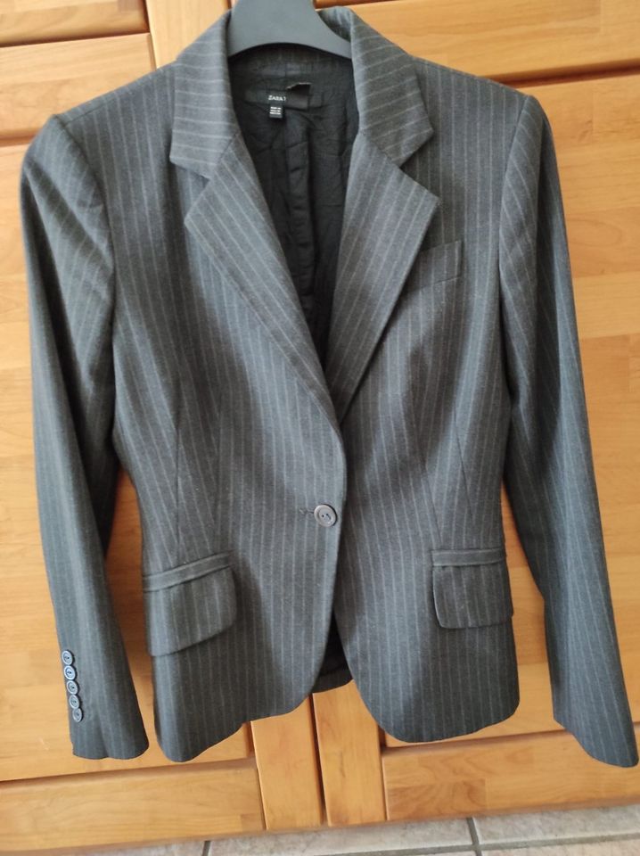 9 Teile Büro Hosenanzug / Blazer / Stoffhosen Gr. S/M in Essen