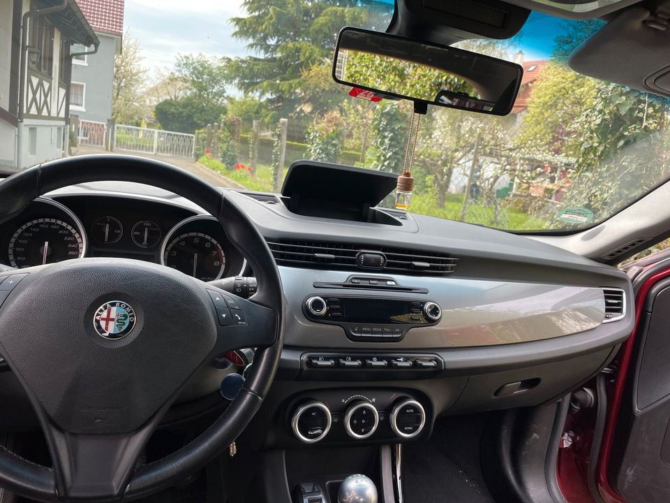 Alfa Romeo Giulietta 1.4 TB **TÜV neu** in Ettenheim