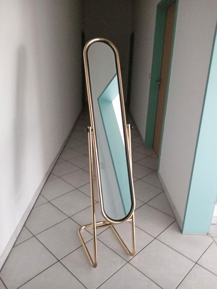 Schöner goldener Spiegel. in Neresheim