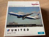 Herpa Wings United Airlines Boeing 777-200 Bayern - Laufach Vorschau