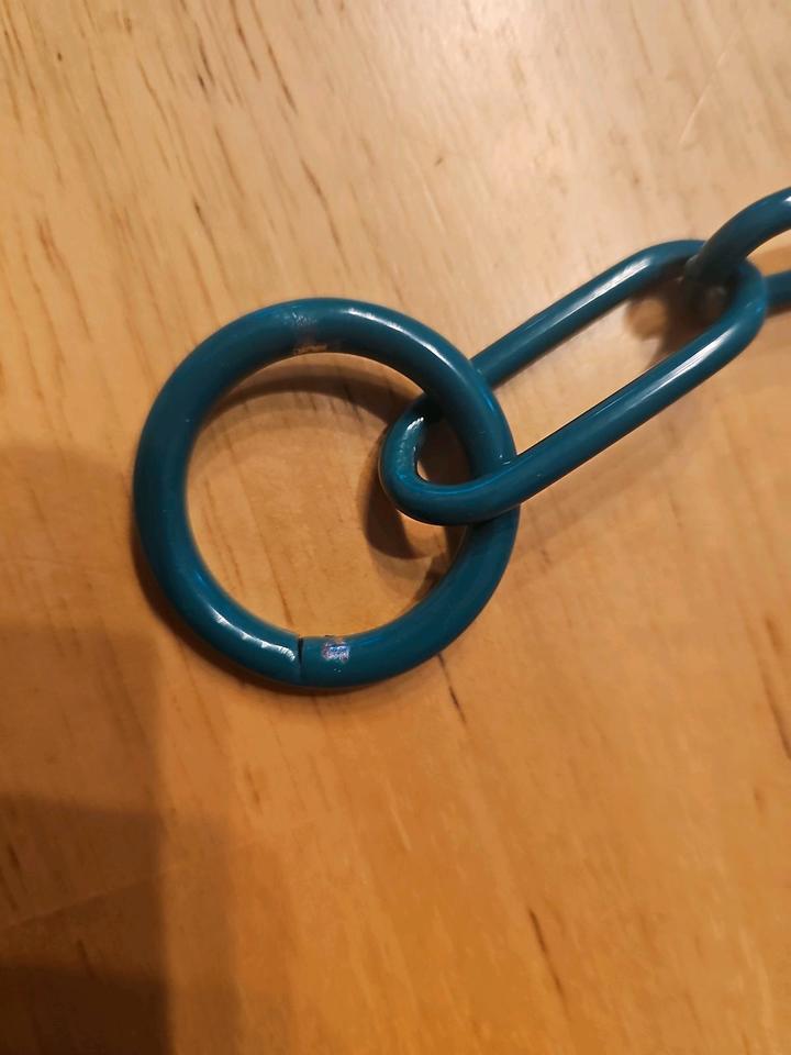Gliederhalsband lackiert grün und dunkelgrün/petrol  55cm HU in Heiligkreuzsteinach