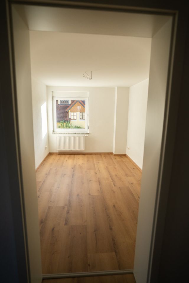 Helle 3 Zimmer ETW mit Garten (saniert, KfW 55) in Schwarzenfeld