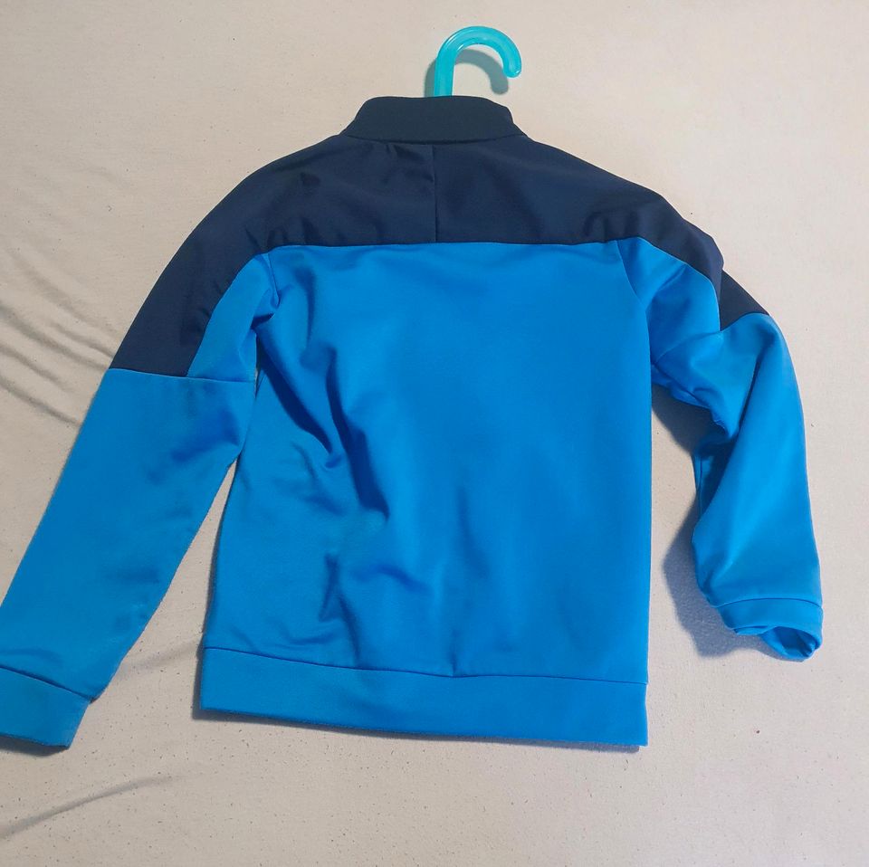 Kinder Puma Trainingsjacke  / Sportjacke  Größe 116  Top Zustand in Ebersbach an der Fils