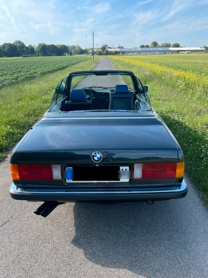 BMW E30 Oldtimer Cabrio H Kennzeichnen in Grefrath