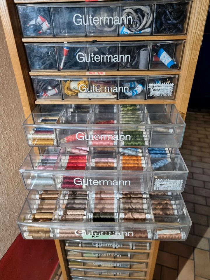 Nähgarn Verkaufsvitrine in Nienburg (Weser)