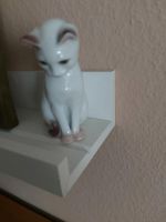Bing & Gröndahl Figuren Katze sitzend weiss  nach unten schauend! Hessen - Rodgau Vorschau