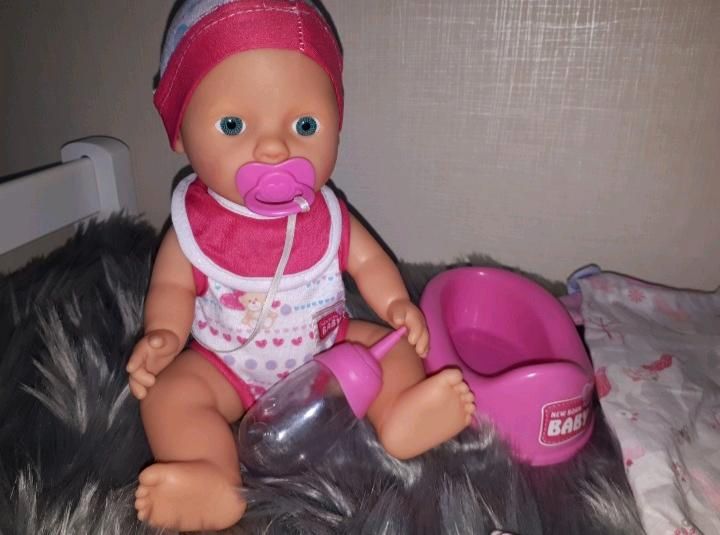 New Born Baby Puppe mit Kleidung umd Zubehör in Lauterecken