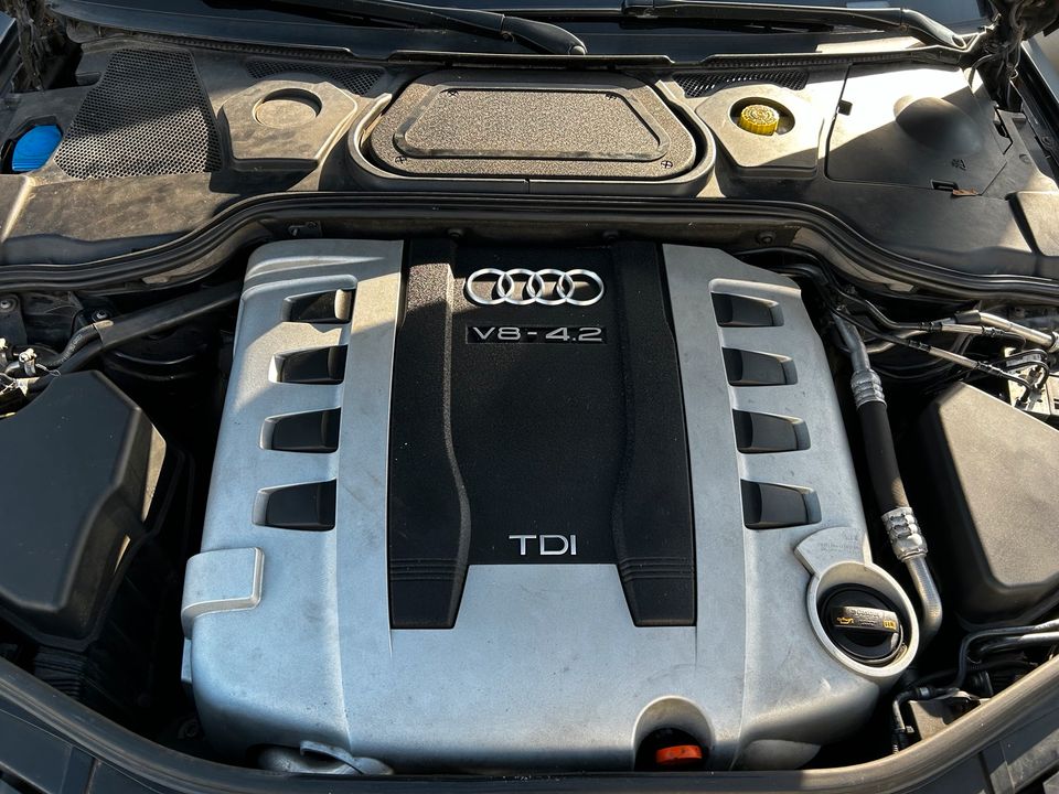 Audi A8 D3/S8 Umbau - V8 4.2 TDI Quattro *MASSAGE*SITZBELÜFTUNG* in Oberhausen a.d. Donau