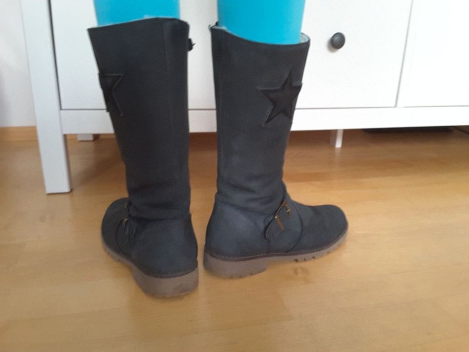 tolle warme Stiefel Lammfell Lammfellstiefel 36 blau top in Schwabmünchen