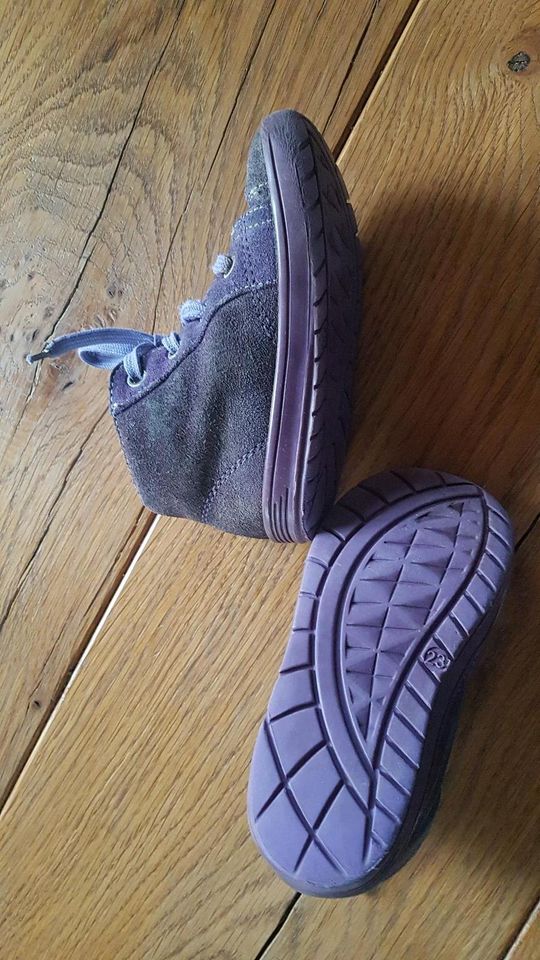 Richter Schuhe Gr 23 Wildleder Farbe plum in Rieste