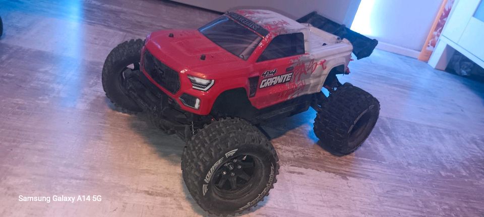 Moin suche Leute zum rc car fahren aus moers Duisburg in Moers