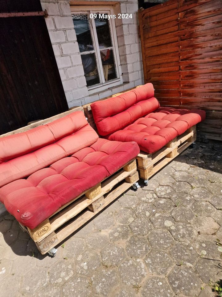 Garten palletten sitz in Niedernberg