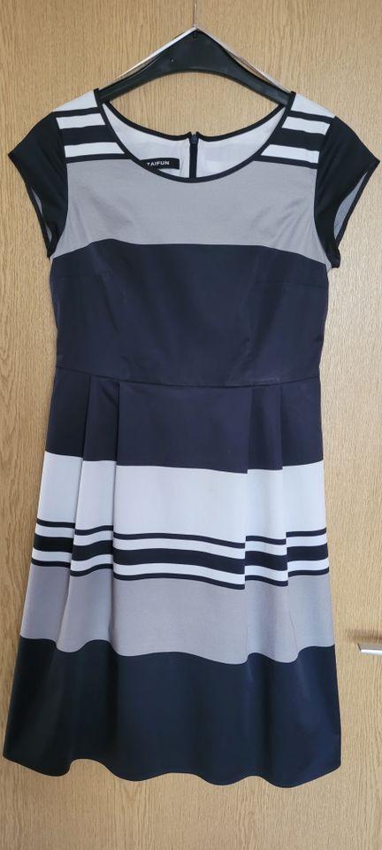 Damen Kleid in Ludwigshafen