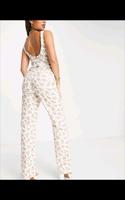 Jeans mit Rosen Print Jeanshose Hose Neu mit Etikett OVP ASOS Hessen - Dreieich Vorschau