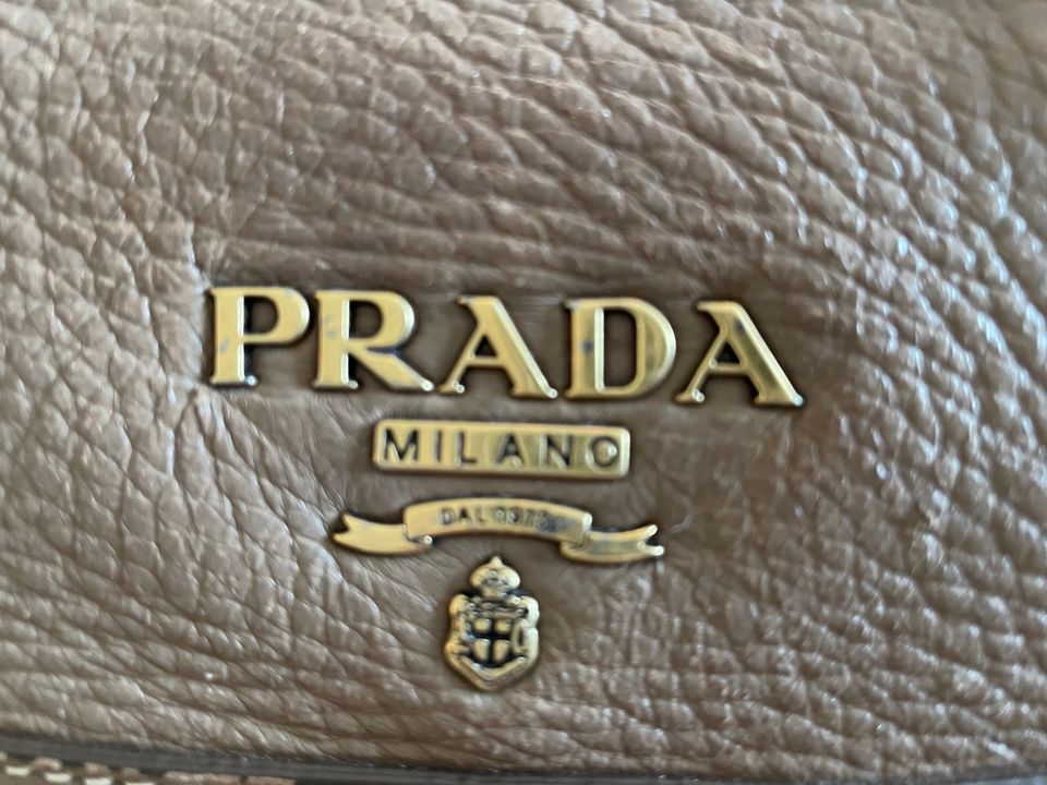 PRADA Handtasche Leder Taupe Original, sehr gepflegt in Lohmar