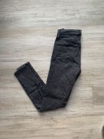 Topshop Highwaist Jeans in schwarz W26 L32 Niedersachsen - Oldenburg Vorschau