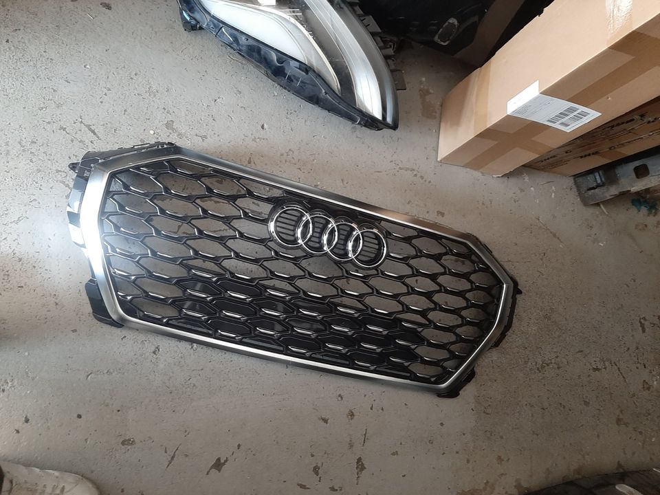 Neu AUDI Q3 83F S-Line Gitter Grill Kühlergrill VORNE 83F853651 in Herten