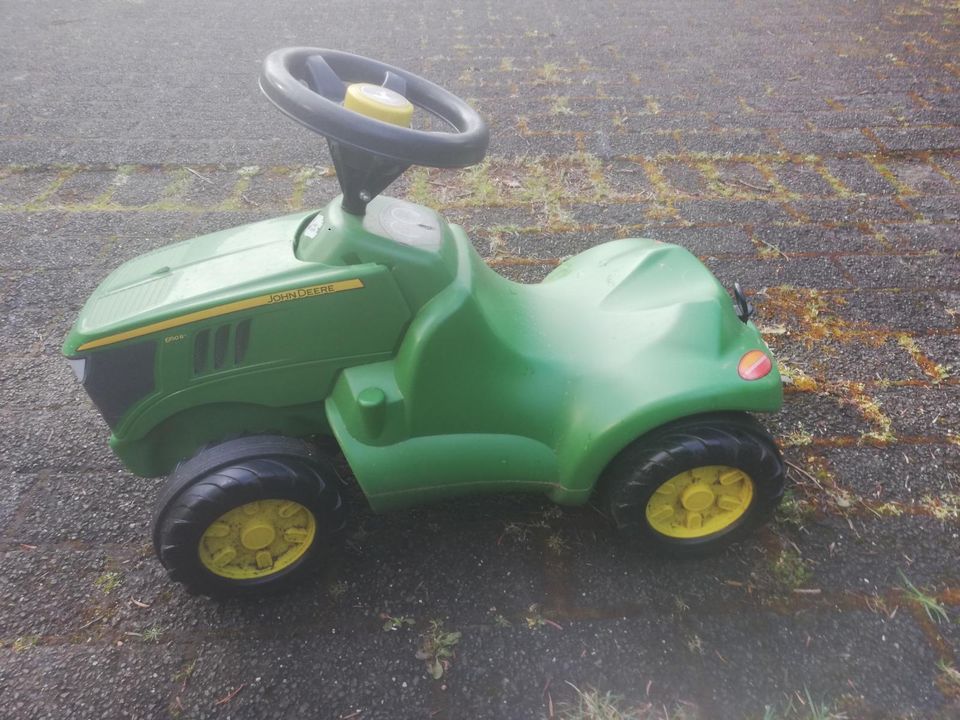 Bobbycar Rutschauto Rollytoys Traktor John Deere , gebr., wie neu in Illingen