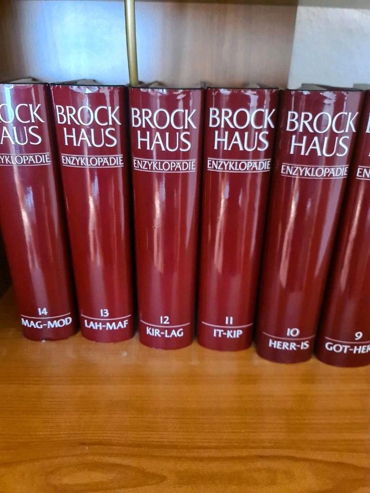 Brockhaus Bücher 1-30 + Atlass in Doberschau