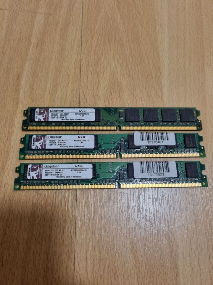 Kingston RAM 3x 1GB 2Rx8 PC2-6400U KVR800D2N6/1G U-DIMM in Berlin