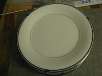 MIKASA 8 SPEISETELLER Bone China PRINCETON weiß mit Platin-Rand Nordrhein-Westfalen - Meckenheim Vorschau