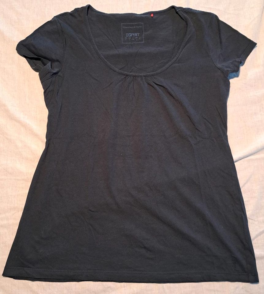 2 Esprit Damen T-Shirts hellblau & dunkelblau Gr. L in Eschborn