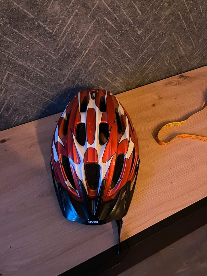 Uvex Fahrradhelm in Schönfels Gem Lichtentanne