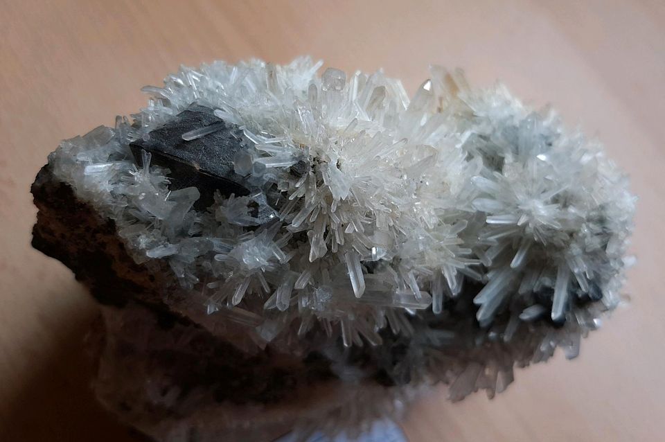 Bergkristall mit Zinkblende, Mineralien in Rosenberg
