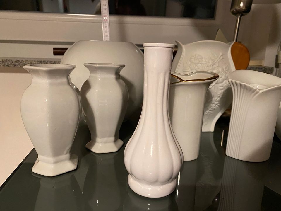 Vasen und Kerzen (weiß, zwischen 10-15cm) in Würzburg