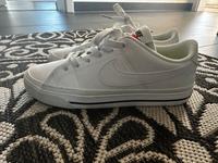 Nike Court Legacy Next Nature Weiß neuwertig 38,5 Damen Sneaker Bayern - Speichersdorf Vorschau