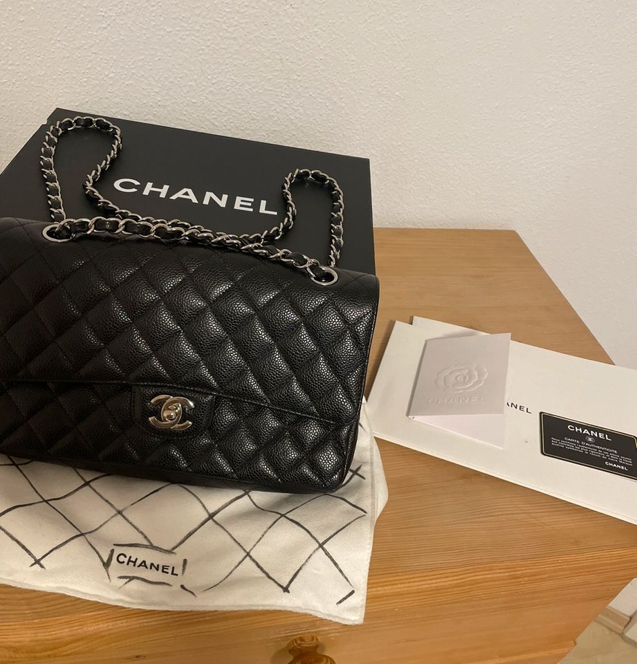 CHANEL Medium Classic Flap Bag in Bayern - Rosenheim | eBay Kleinanzeigen  ist jetzt Kleinanzeigen