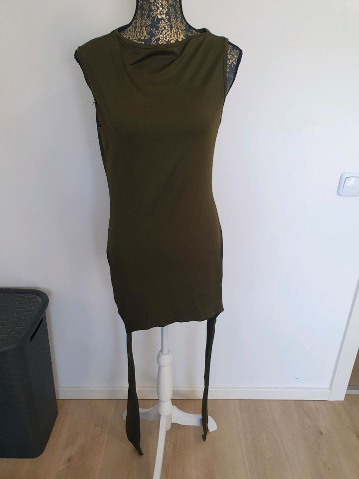 Sexy Kleid Dunkelgrün Neu in Neuss