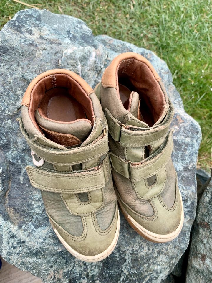 BISGAARD Halbschuhe Klett Stern oliv khaki grün Gr. 31/32 in Glauchau