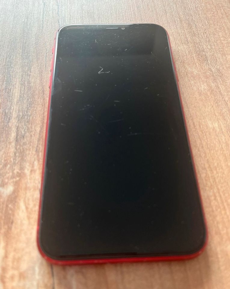 iPhone 11 128 GB red rot mit Hülle und Kabel in Burgstädt