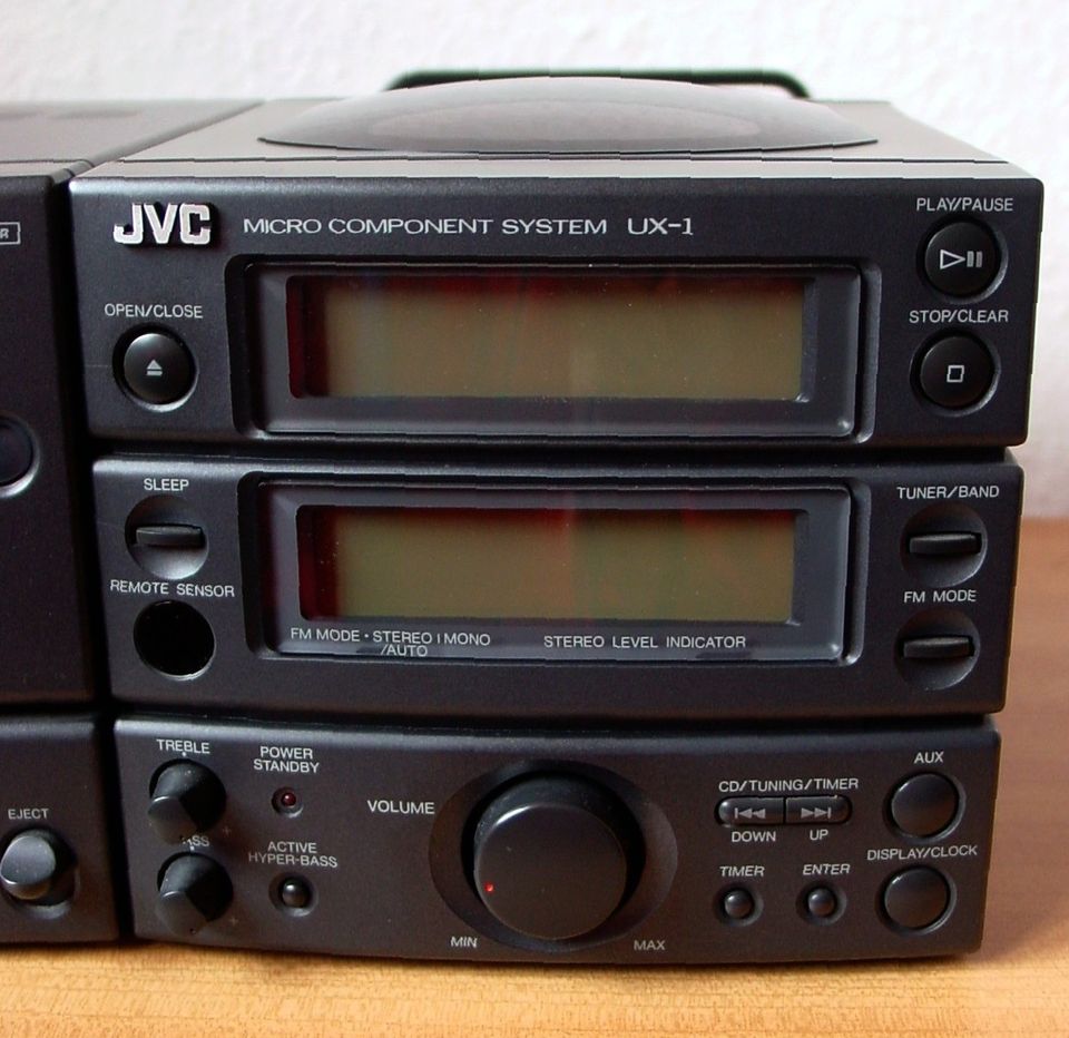 JVC UX-1 Stereo-System mit 2 Lautsprechern in Meckenheim
